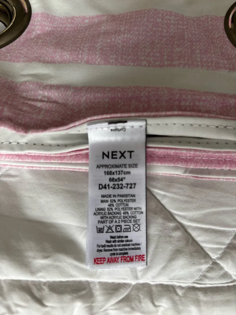 Blackout curtain - Image 1