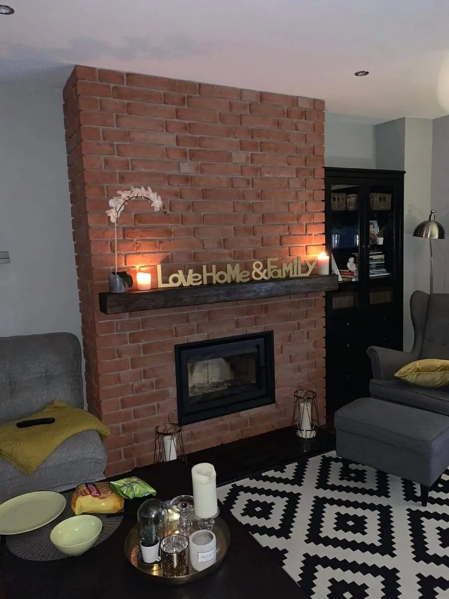 Monsanto Red Brick Tiles With Grey Joint - Image 2