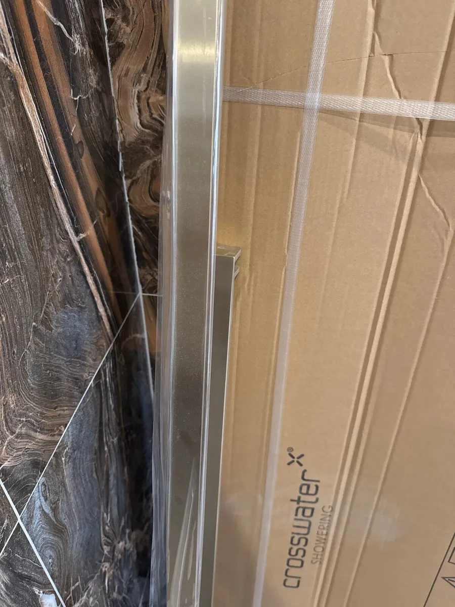 Crosswater walk in shower screen - Image 4