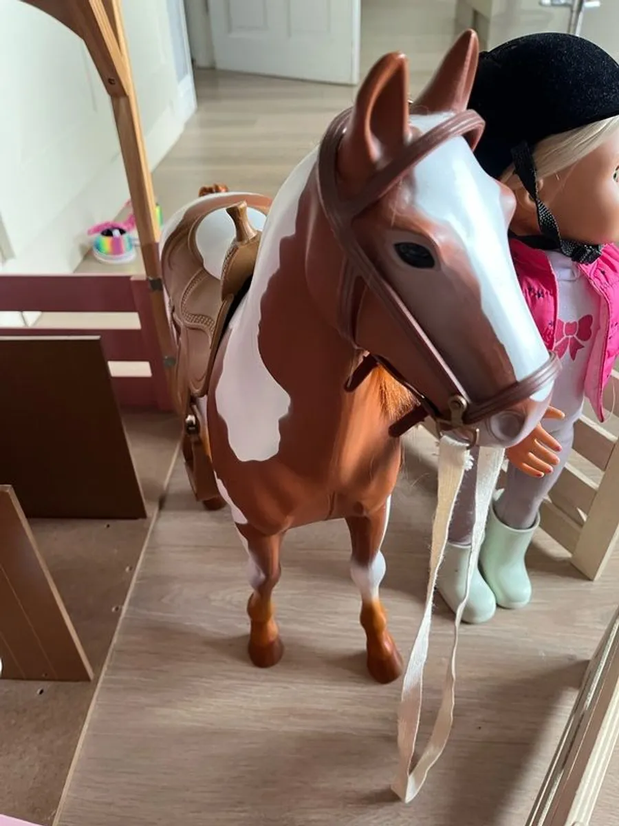 Our generation stable, horses and doll - Image 2