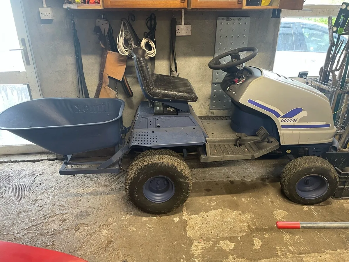 Lawntractor, powerbarrow, dumper - Image 1
