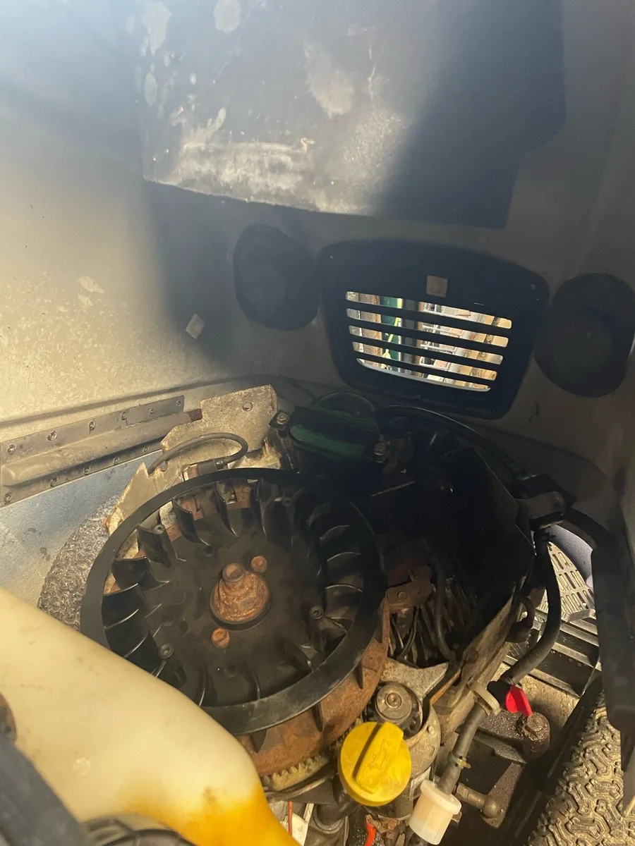 Lawntractor, powerbarrow, dumper - Image 3