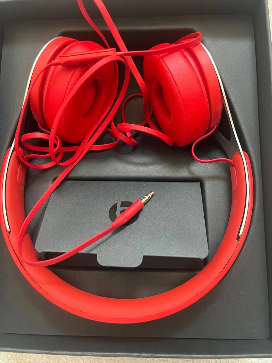 Apple beats over headphones - Image 4