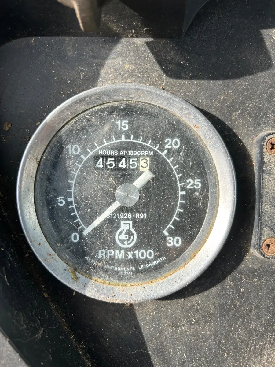 International 584 - Image 4