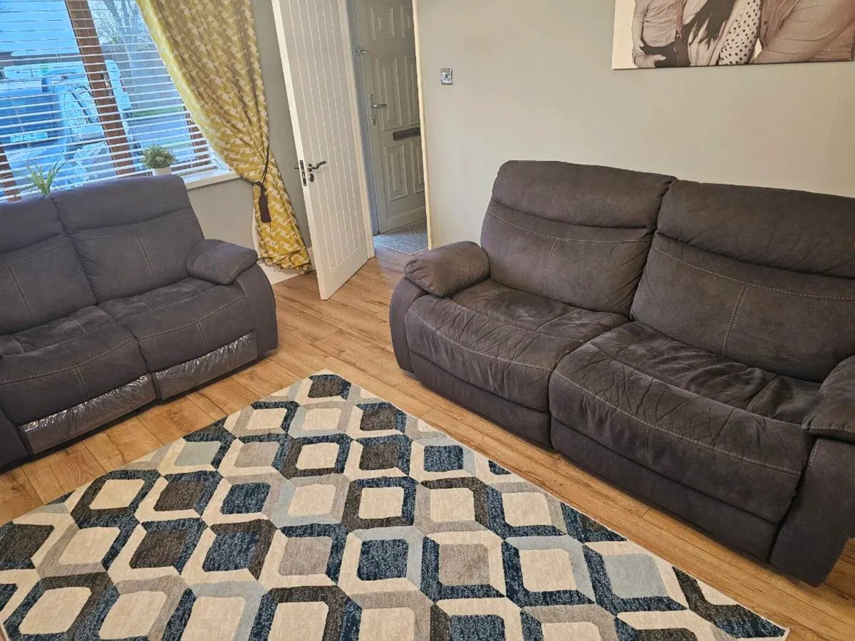 Recliner sofa 3/2 seater - Image 1