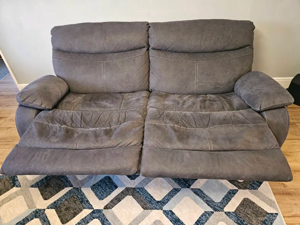 Recliner sofa 3/2 seater - Image 4