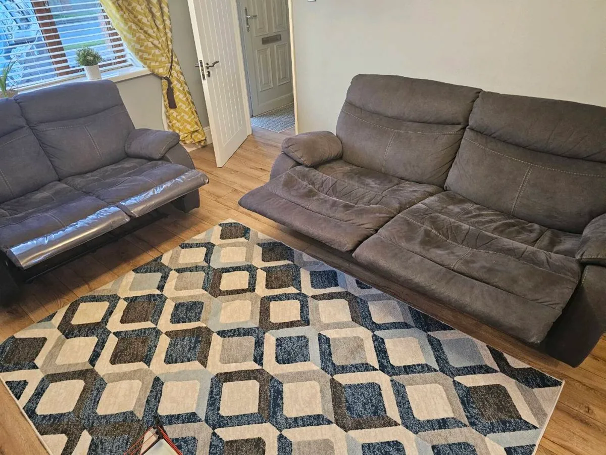 Recliner sofa 3/2 seater - Image 2