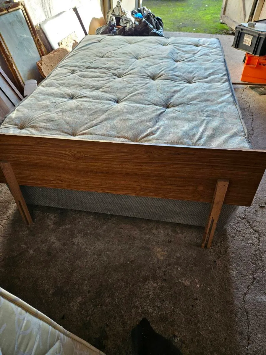 Double bed - Image 2