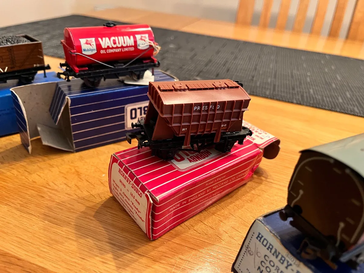 Railway carriage and rolling stock - Image 3