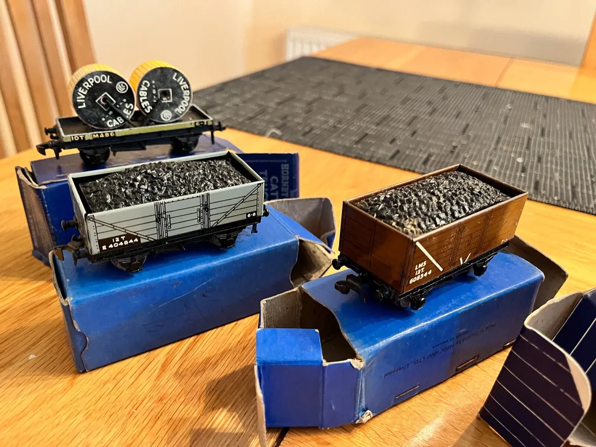 Railway carriage and rolling stock - Image 4