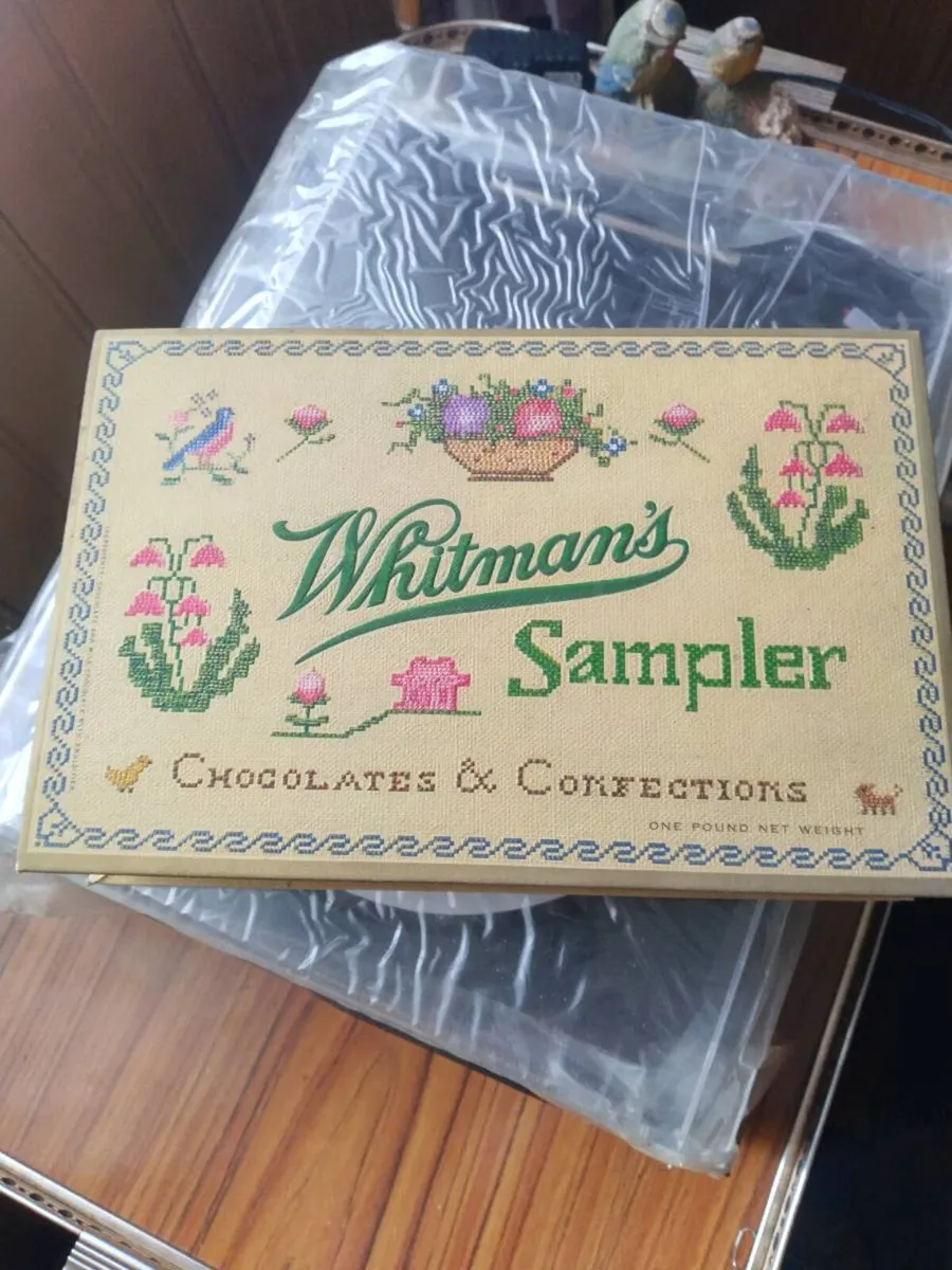 Vintage Whitman's Sampler chocolate box - Image 1