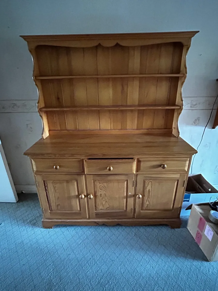 Kitchen dresser