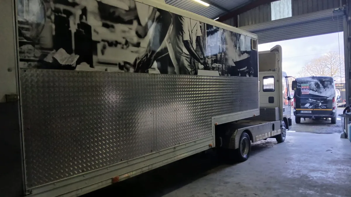 Iveco food truck - Image 3