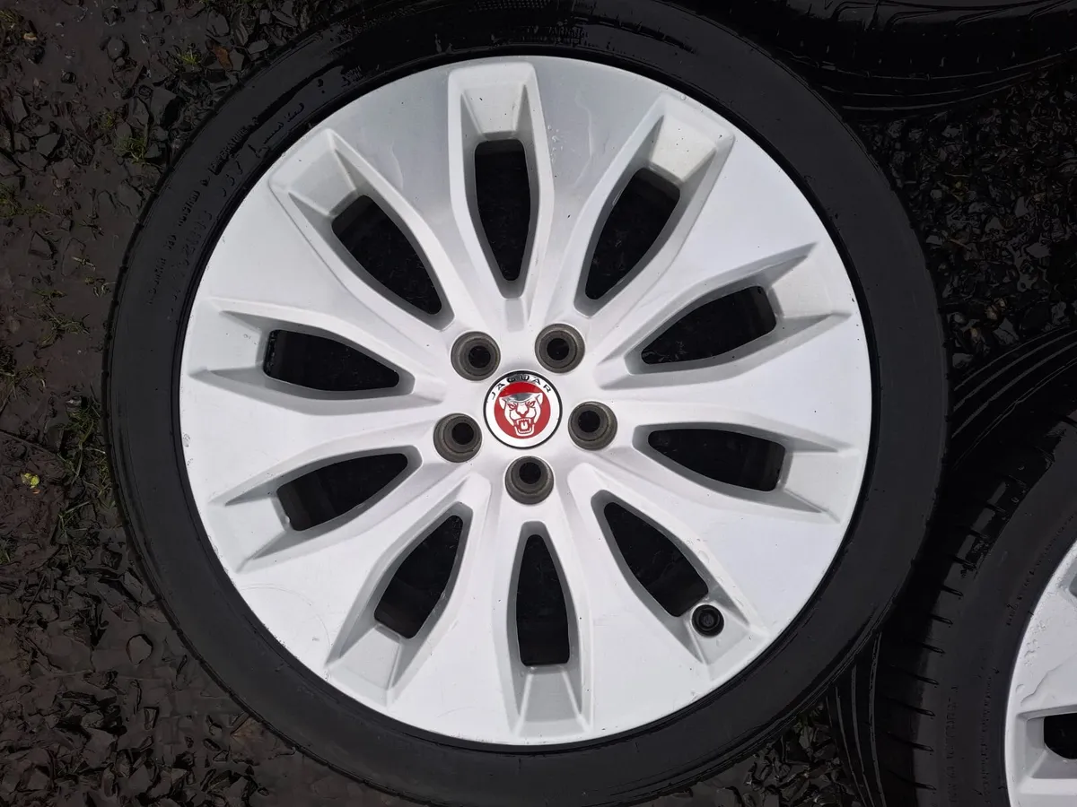 18" Jaguar,  Ford,  Volvo Alloys with tyres - Image 4