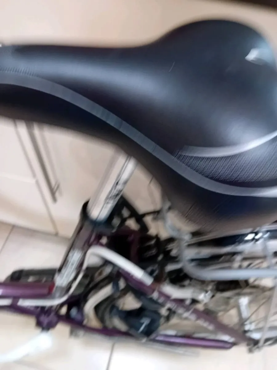 LADIES OR GIRLS BIKE 26 INCH WHEELS - Image 4