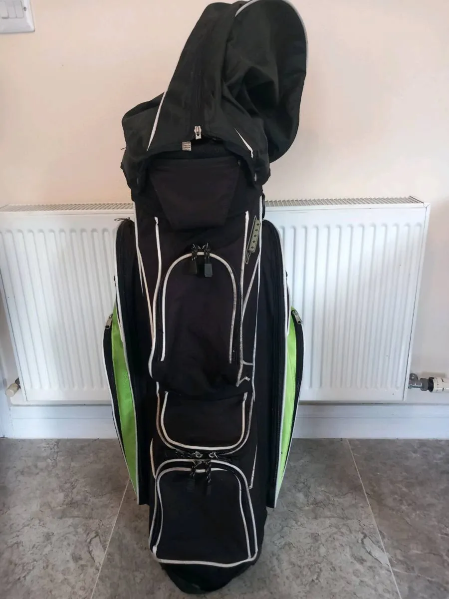 Spalding golf bag. - Image 1