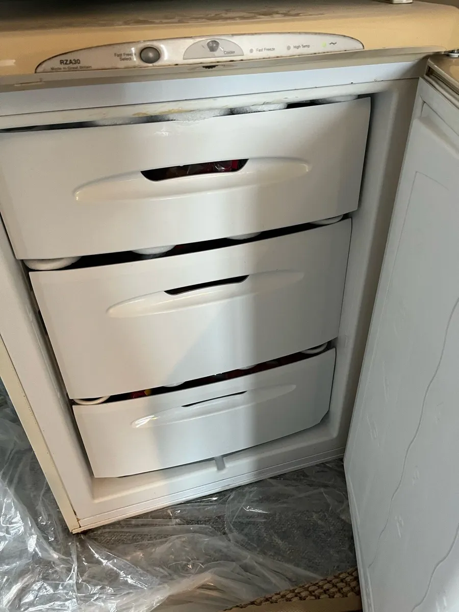 Undercounter freezer - Image 2