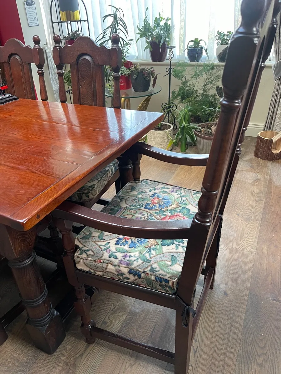 8 seats dining table - Image 4