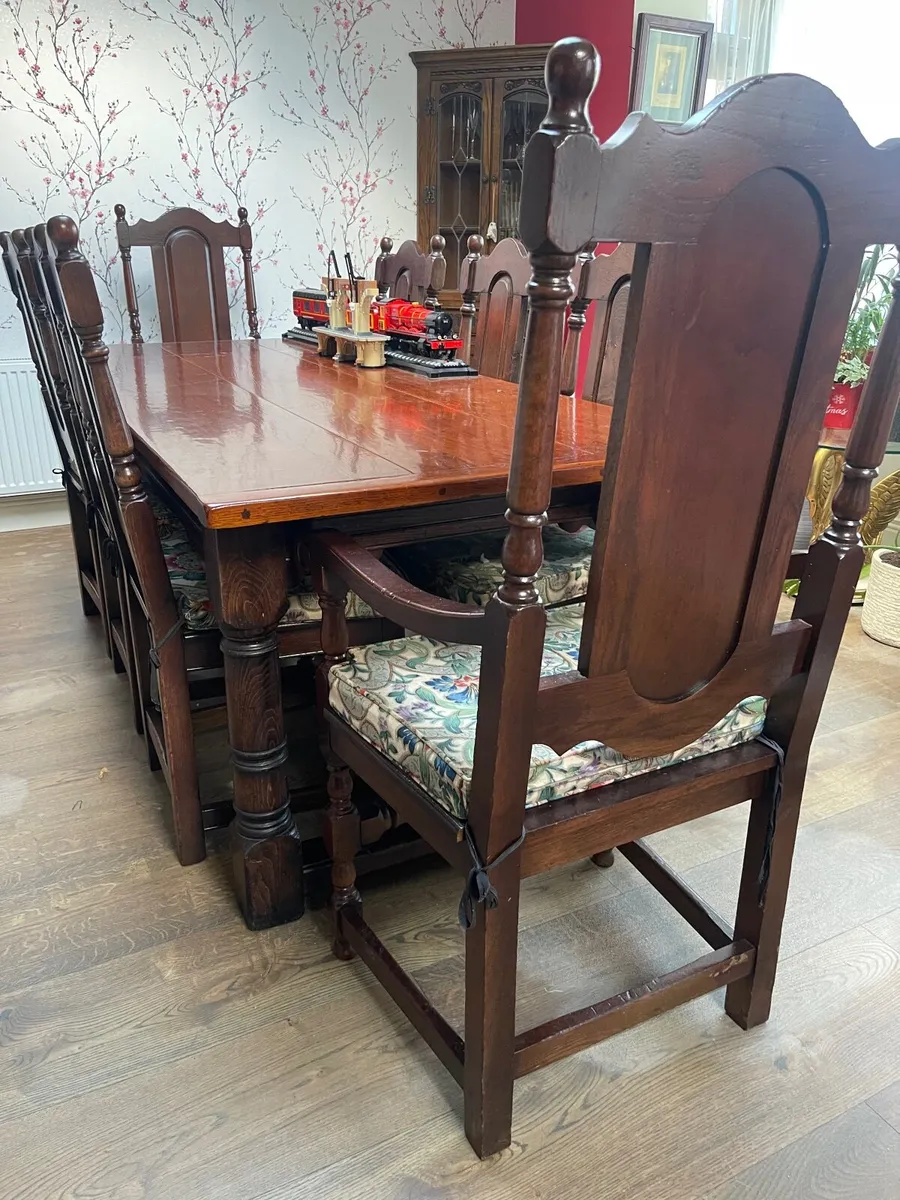 8 seats dining table - Image 1