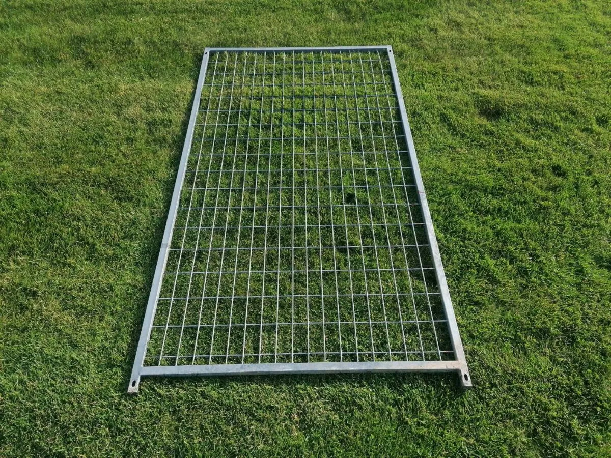 QUALITY BUILT DOG/CHICKEN RUN - Image 3