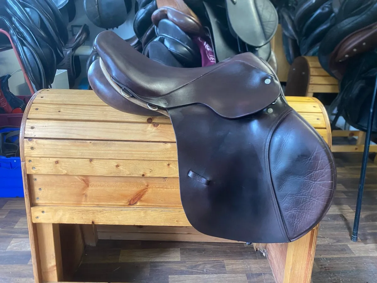 17” Berney brothers brown leather saddle - Image 1