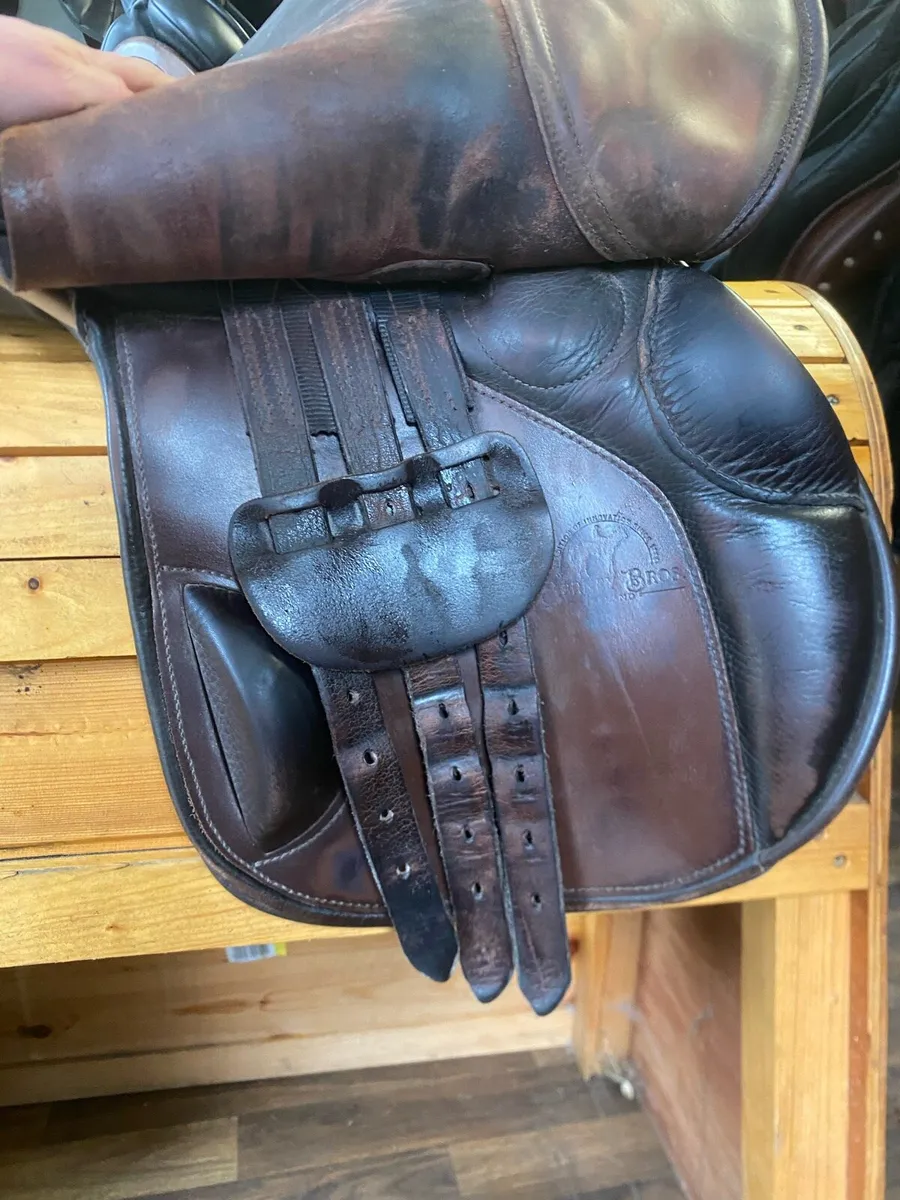 17” Berney brothers brown leather saddle - Image 3
