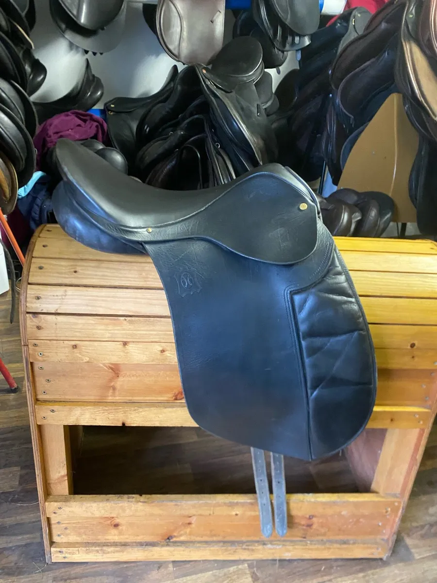 Paul jones Leather dressage saddle - Image 1