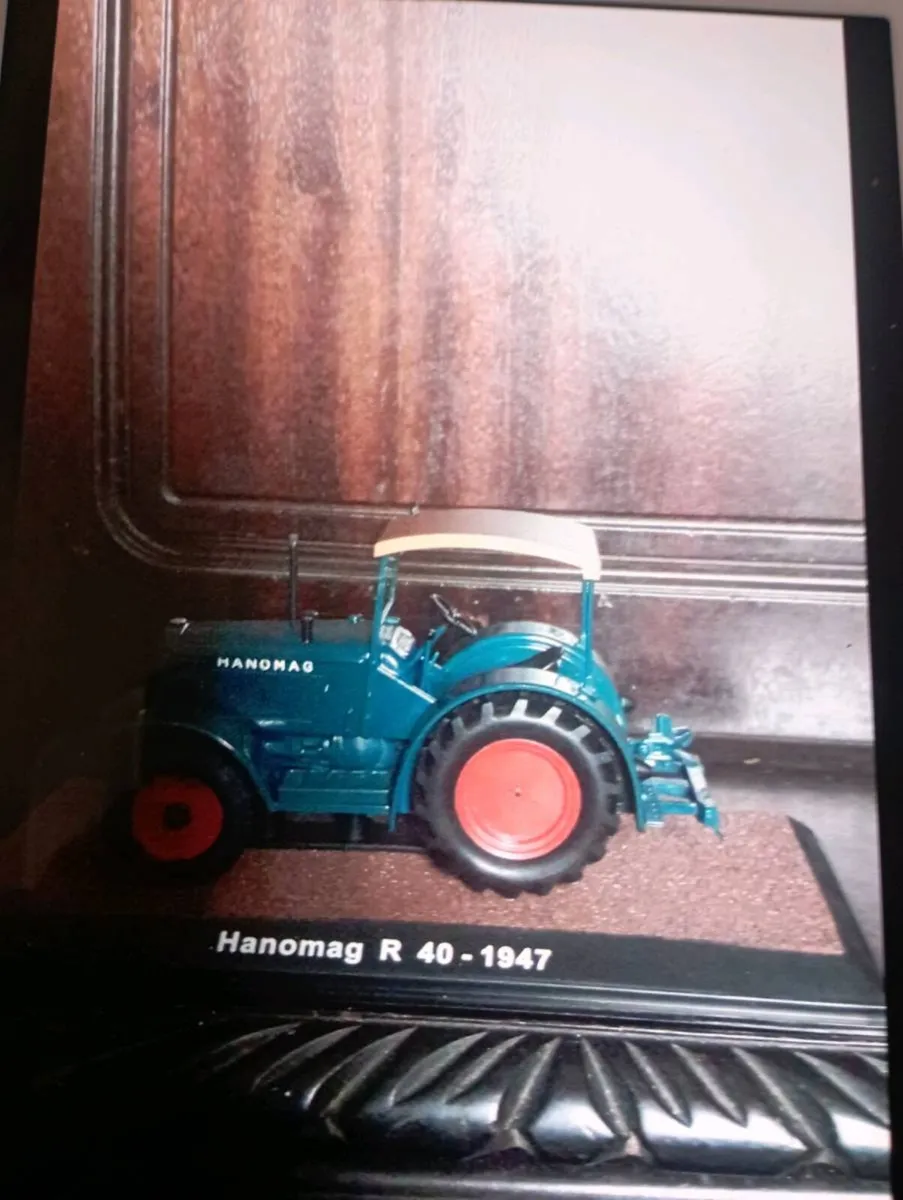 4 VINTAGE BRITAIN'S DIE-CAST 1-32 SCALE TRACTORS - Image 3