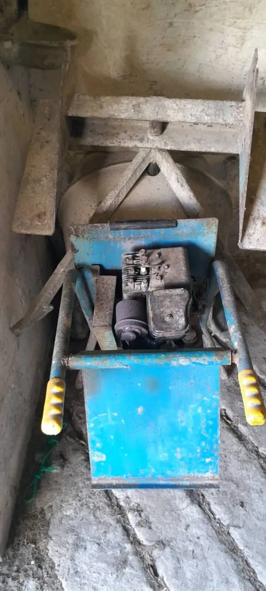 Petrol cement mixer - Image 2