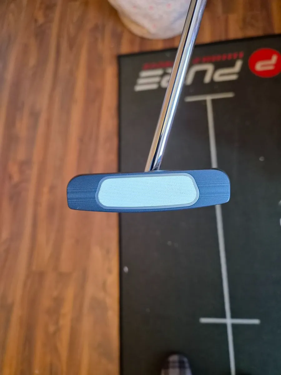 Odyssey  putter - Image 1
