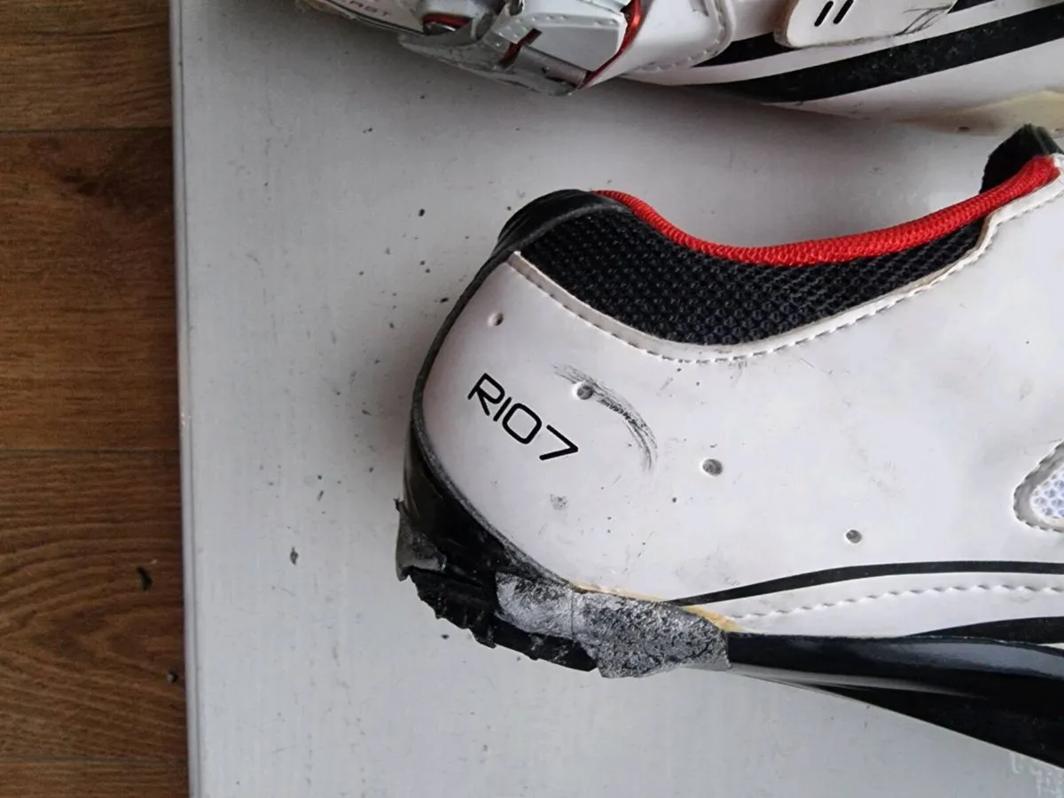 Cycling shoes - Image 3