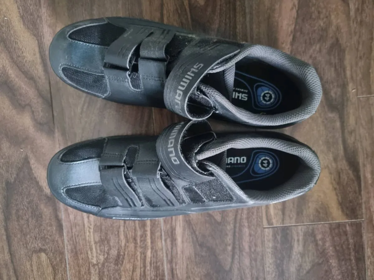 Cycling shoes - Image 1