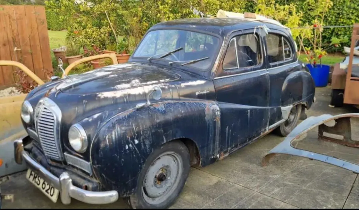 Vintage Cars - Image 1