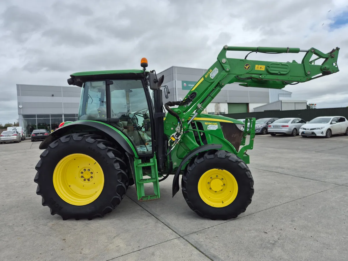 John Deere 6090M 2016 - Image 3