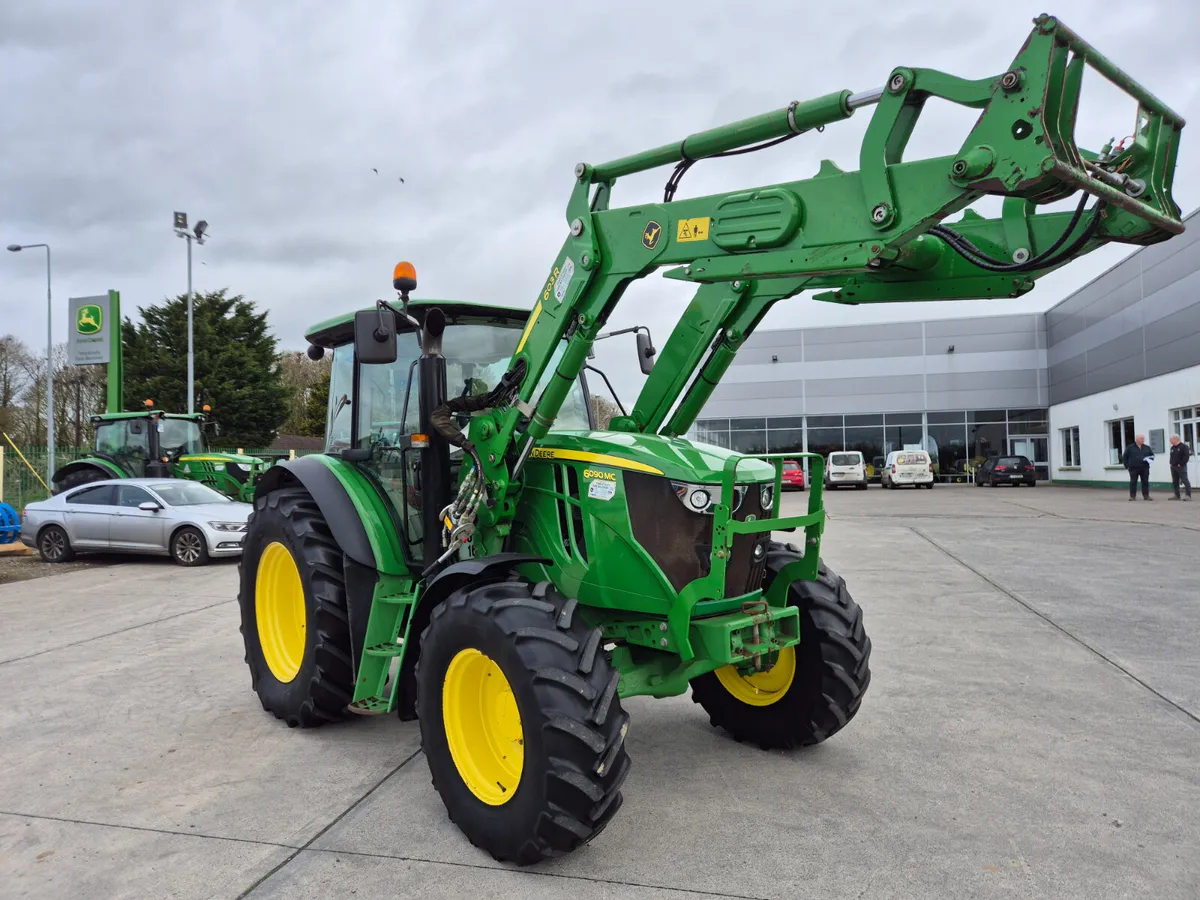 John Deere 6090M 2016 - Image 1