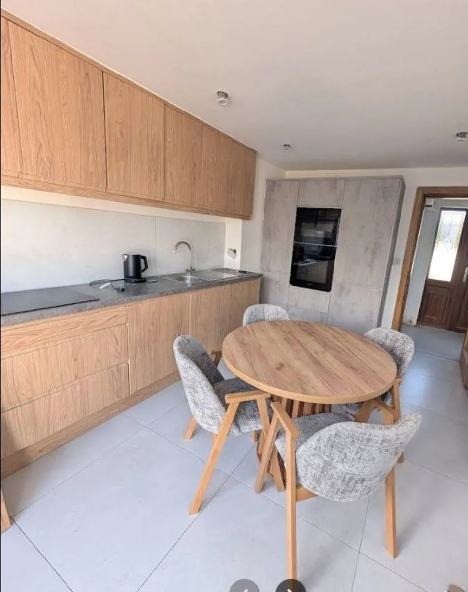 Tovo Extendable Round Dining Table 100-140cm - Image 2