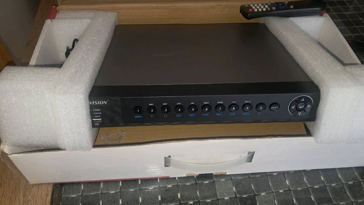 2TB Hikvision 4 Channel CCTV DVR  DS-7204HQHI-F1/N - Image 1