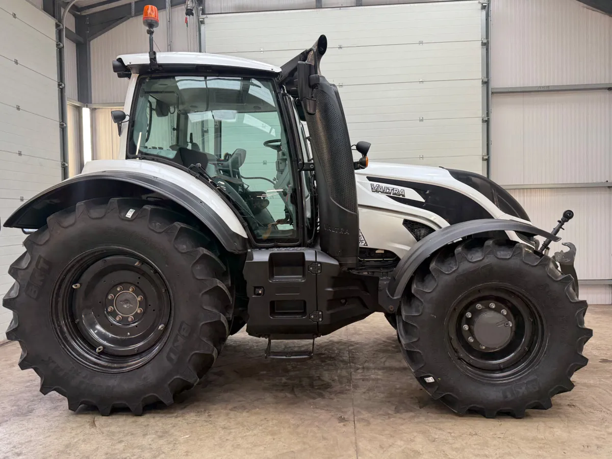 Valtra T174 Versu Unlimited **Only 3600 hours!!** - Image 2