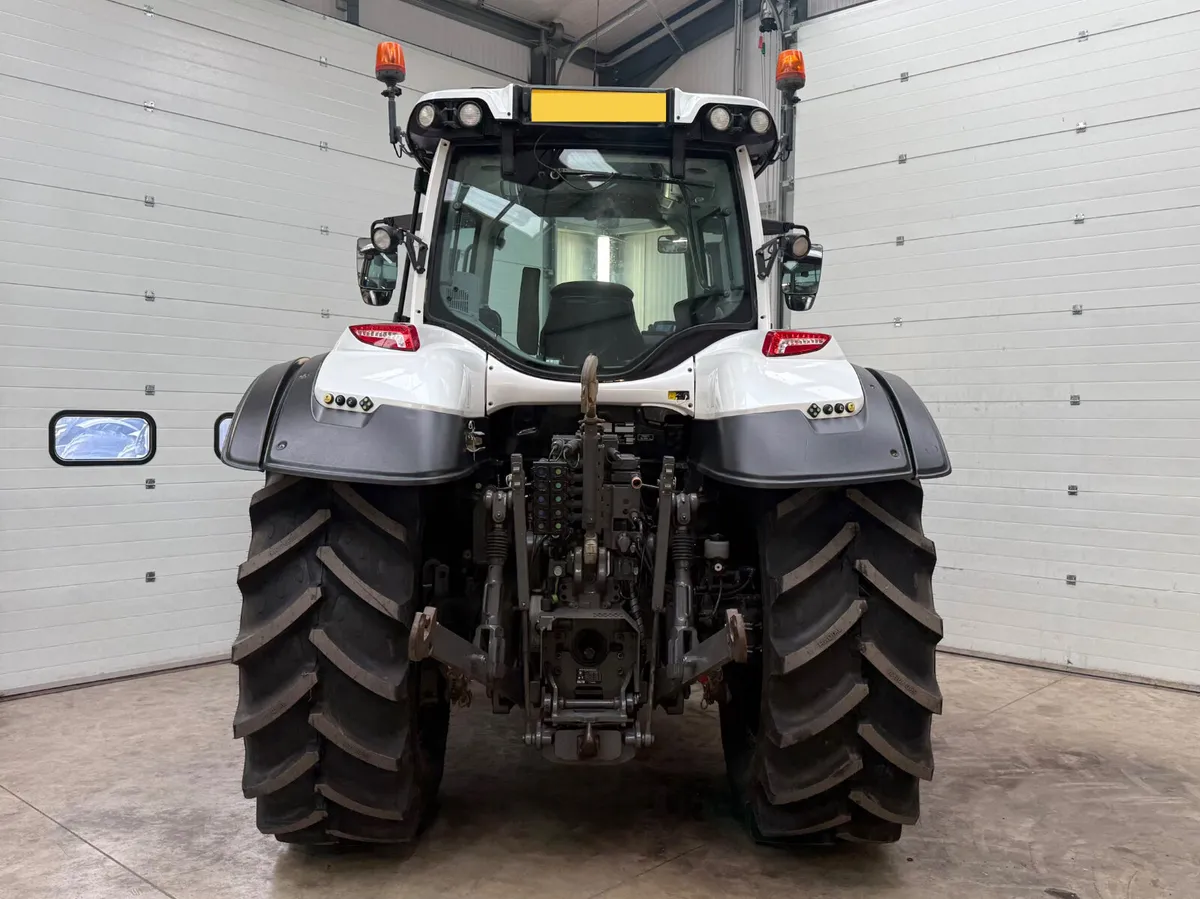 Valtra T174 Versu Unlimited **Only 3600 hours!!** - Image 4