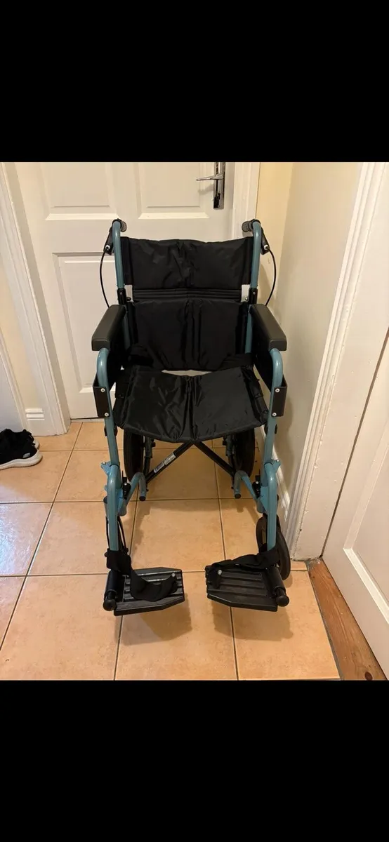Wheel chair - Image 1