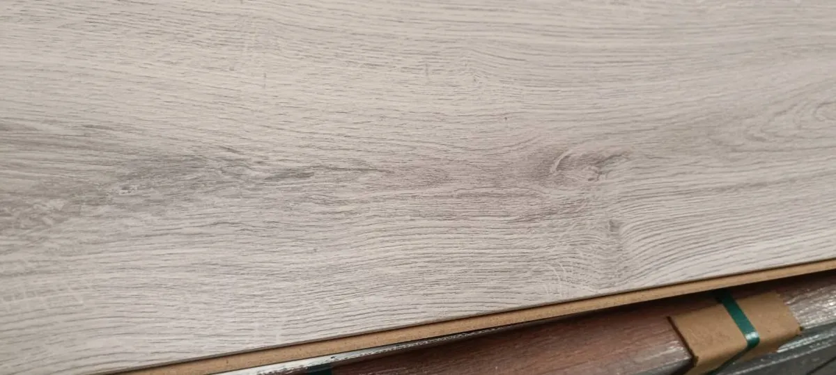 *NEW* 8MM LAMINATE FLOORING ☄️ - Image 2