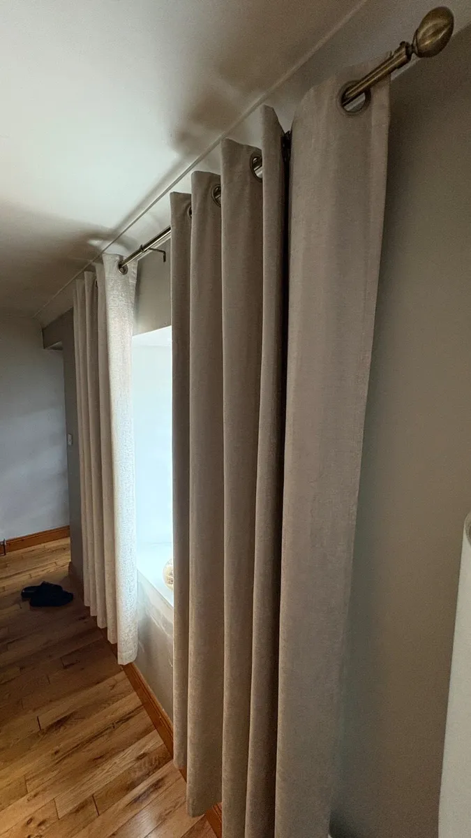 Curtian rods and Curtains - Image 1