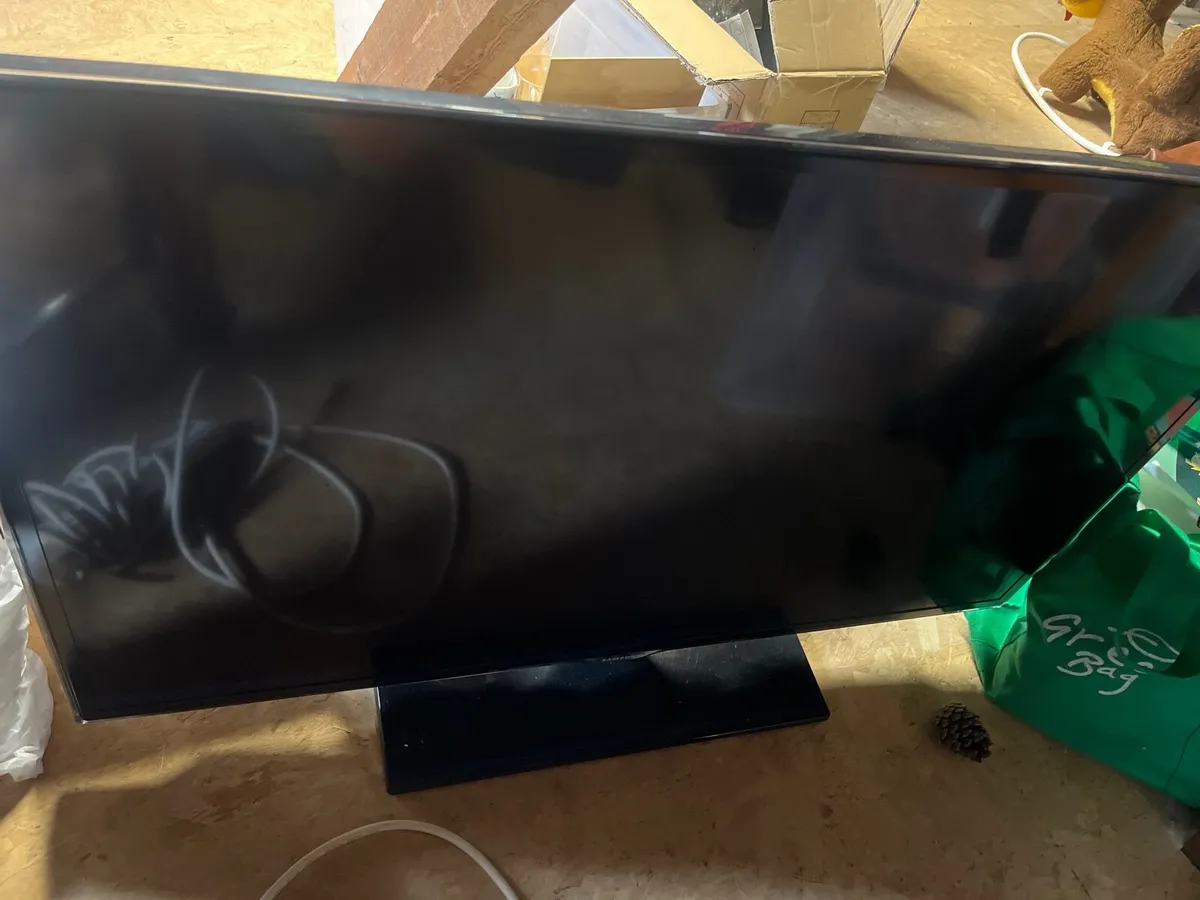 Samsung TV - Image 2