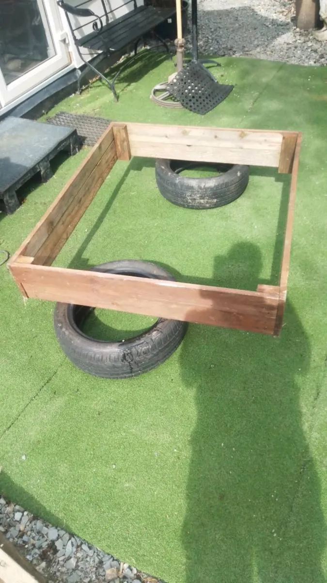 Raised bed planter - Image 1
