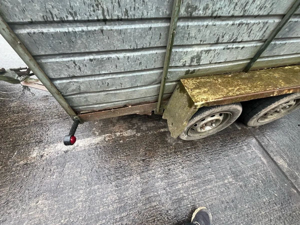 Twin axle Cattle box trailer - Image 3