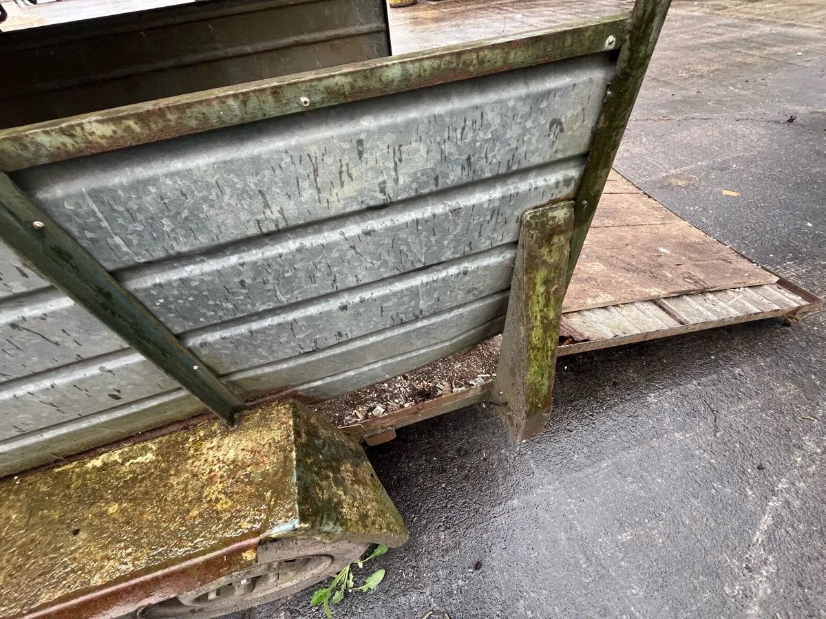 Twin axle Cattle box trailer - Image 4