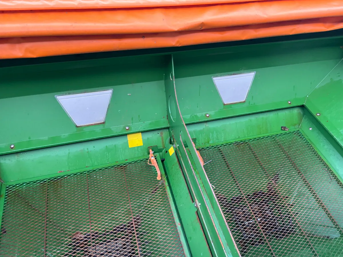 Amazone spreader - Image 3