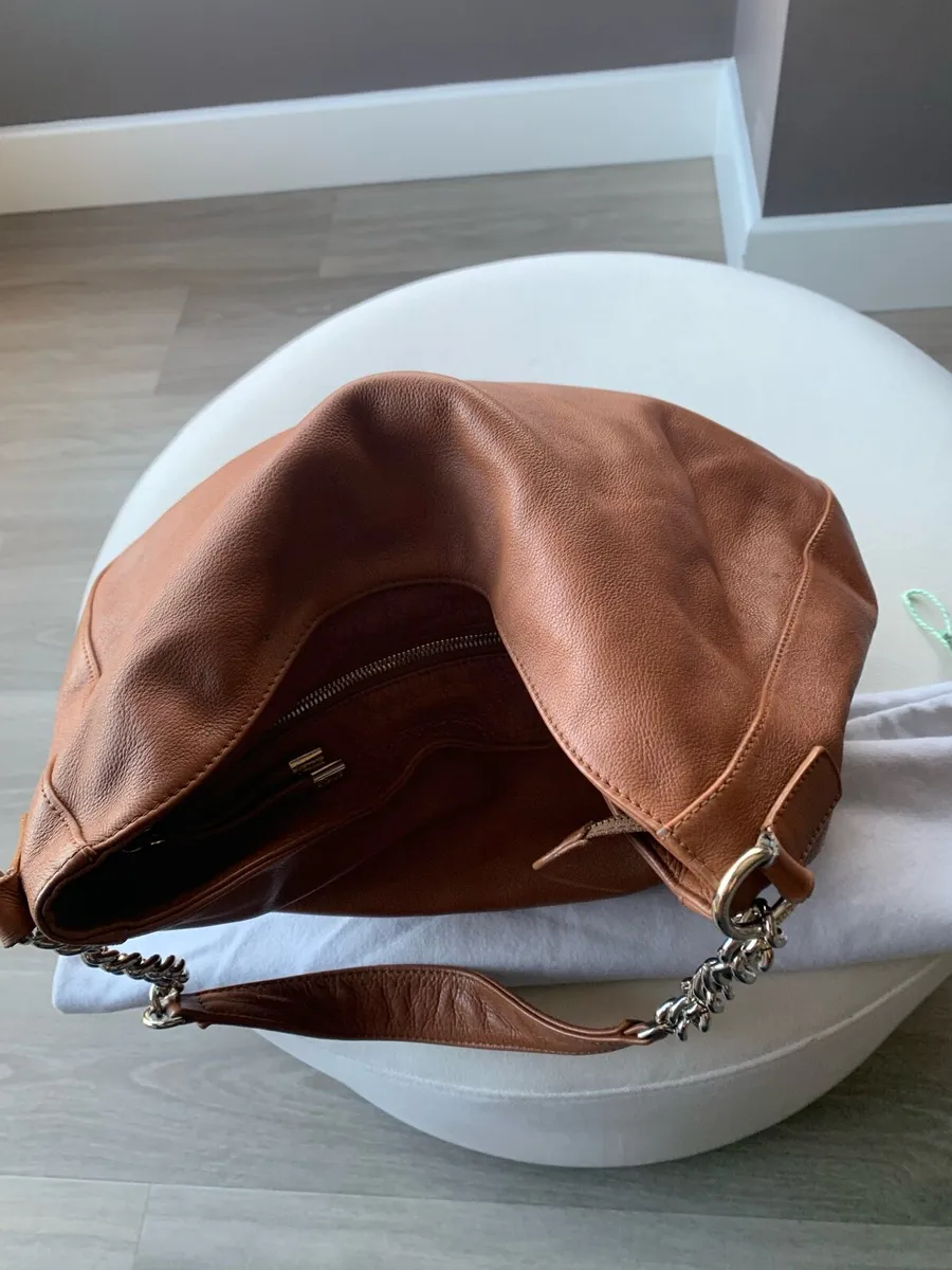 Tous leather tan bag with gold chain - Image 2