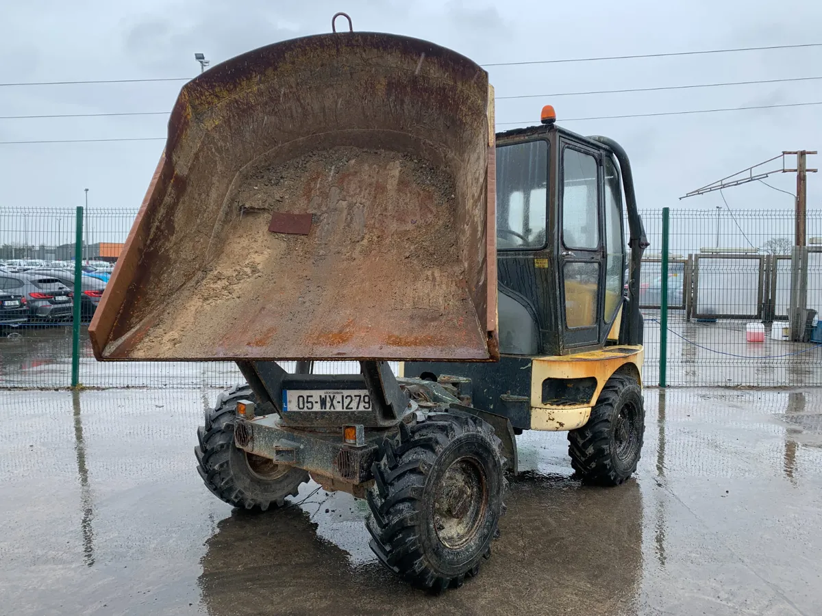UNRESERVED 2005 LIFTON NEUSON 3T SWIVEL DUMPER - Image 1