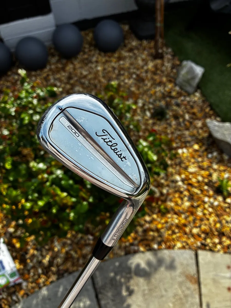 Titleist t200 48 degree - Image 1